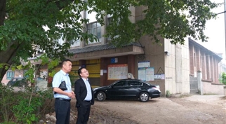 王华总经理率队督导检查白水滩社保资产大楼安全情况