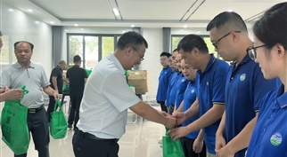 致敬坚守者·清凉送一线——m88asia集团 开展2025年“夏季送清凉”活动